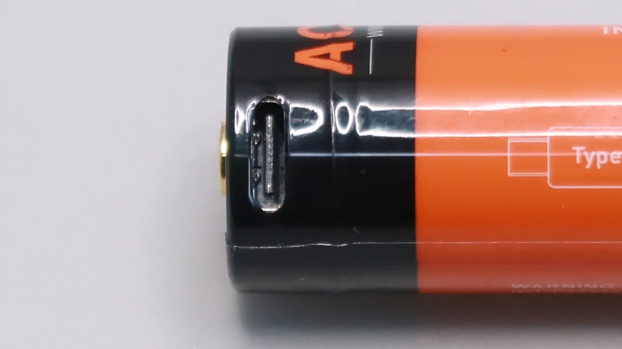 ACEBEAM L35 / 21700 battery : USB TYPE-C port