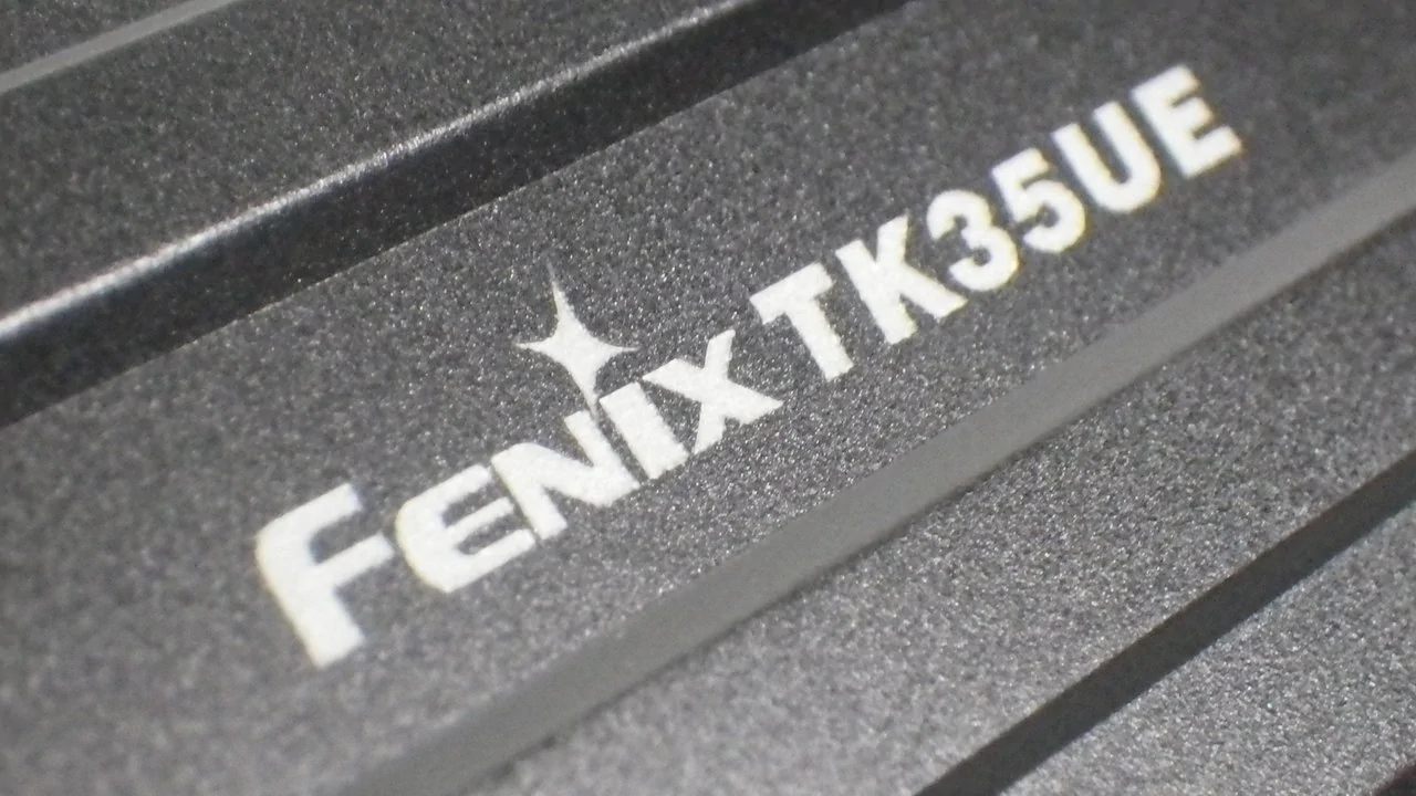 FENIX TK35UE (2018) / CREE XHP70 : flashlight review