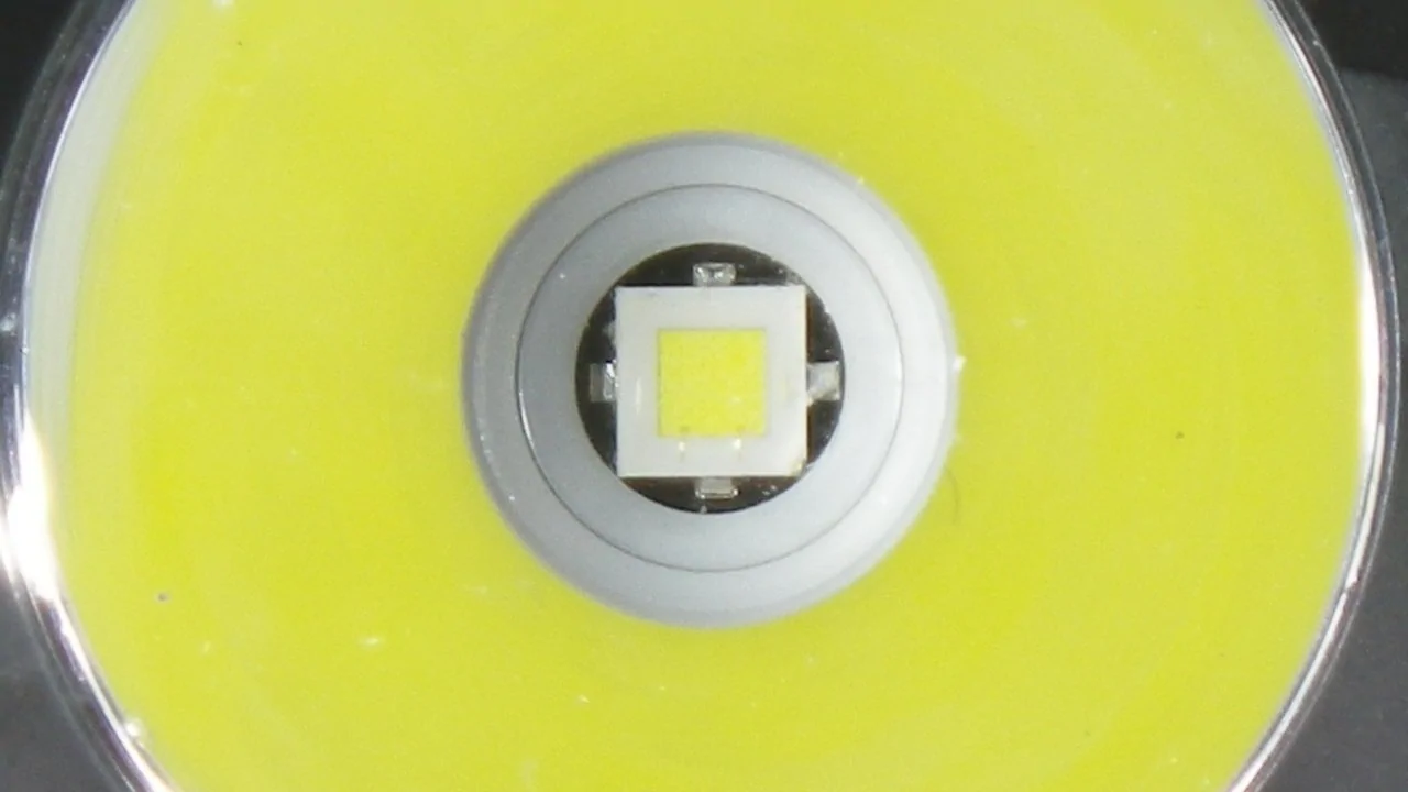 KDLITKER E6 / XP-L Hi LED bulb