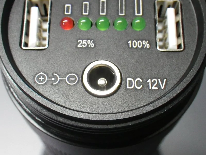 LUMINTOP SD75 / 充電ポート