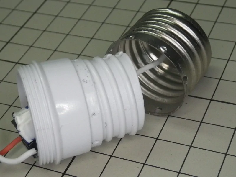 3W LED電球 E27口金分解