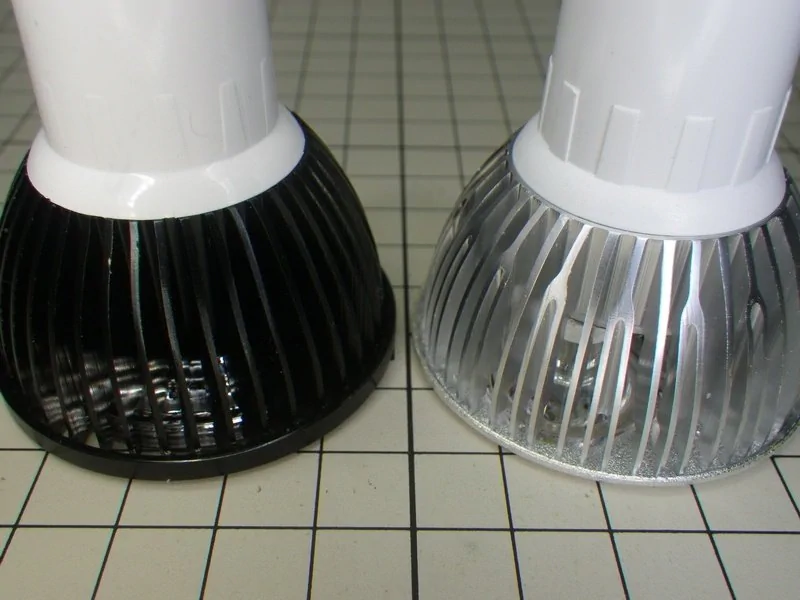LED電球：放熱フィン比較