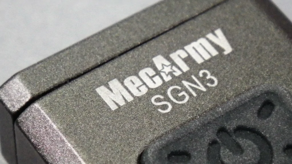 MecArmy SGN3 / CREE XP-G2 + Red + UV / Gray : flashlight review