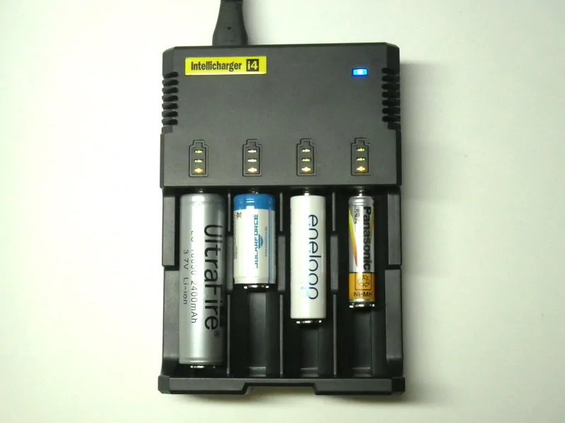 NITECORE Intellicharger i4 / 対応電池