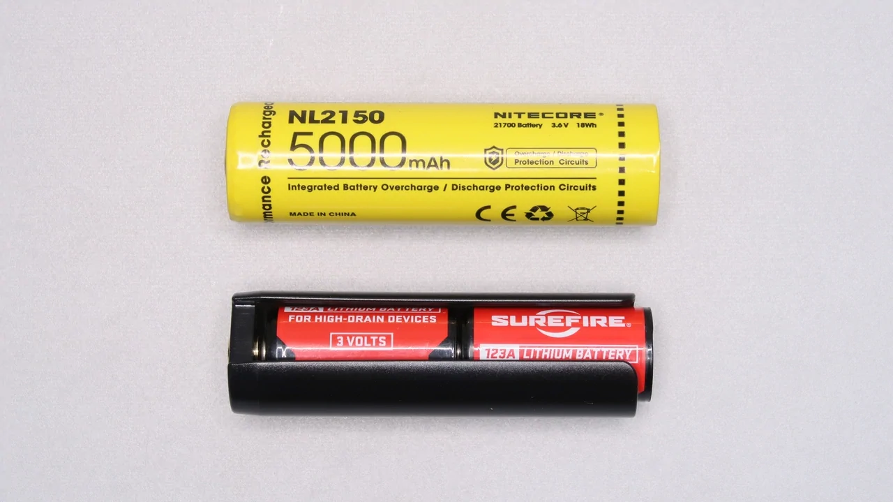 NITECORE MH12S / battery 2x CR123A