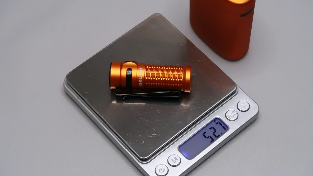 OLIGHT Baton3 Premium Edition - Orange : flashlight weight