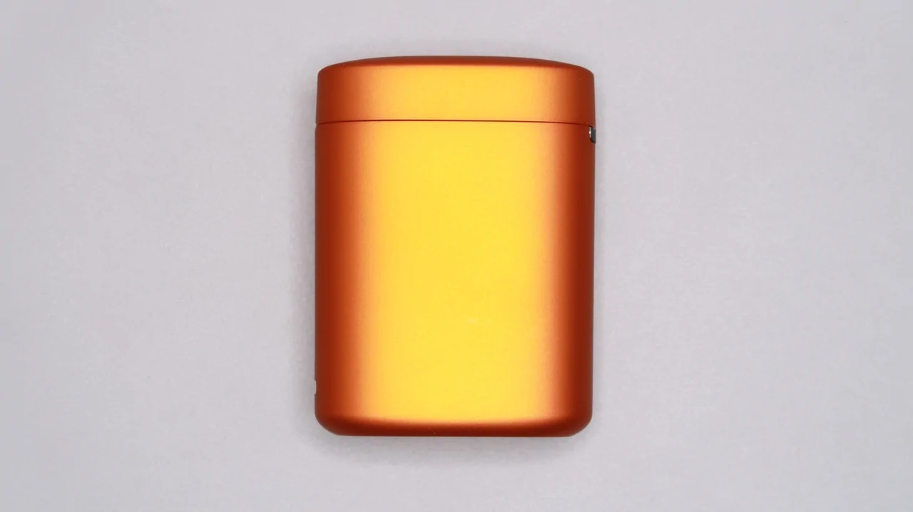 OLIGHT Baton3 Premium Edition - Orange : Wireless Charger : body