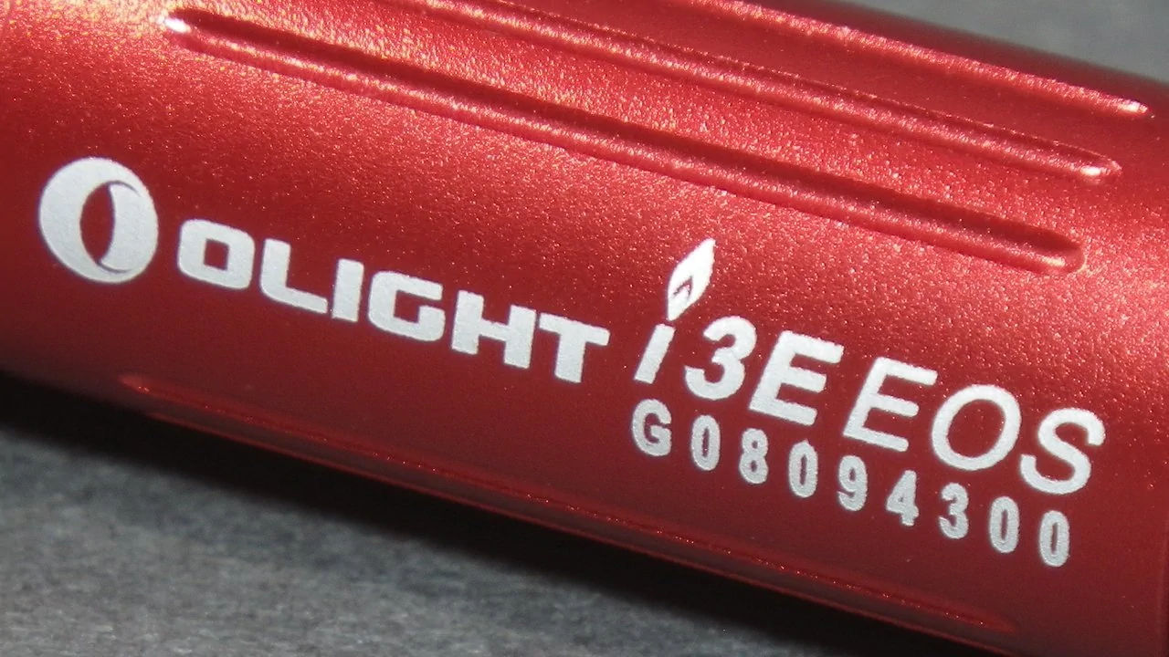 OLIGHT i3E EOS Color / LUXEON TX (CW) : flashlight review