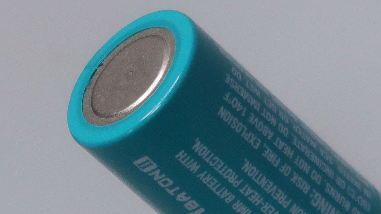 OLIGHT Perun mini / 16340 battery