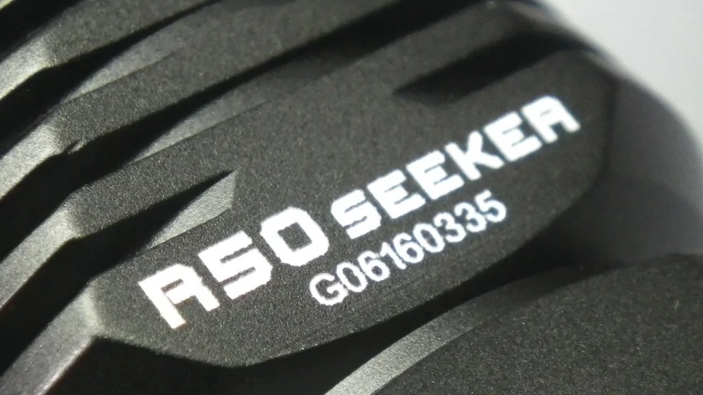 OLIGHT R50 SEEKER / CREE XHP50 : flashlight review