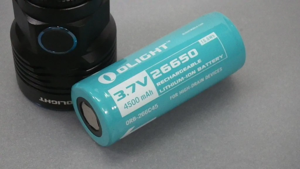OLIGHT R50 SEEKER / battery