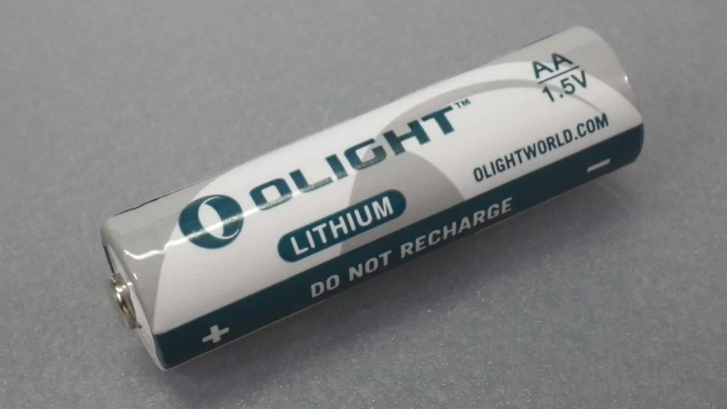 OLIGHT S1A BATON / 1.5v AA Lithium battery