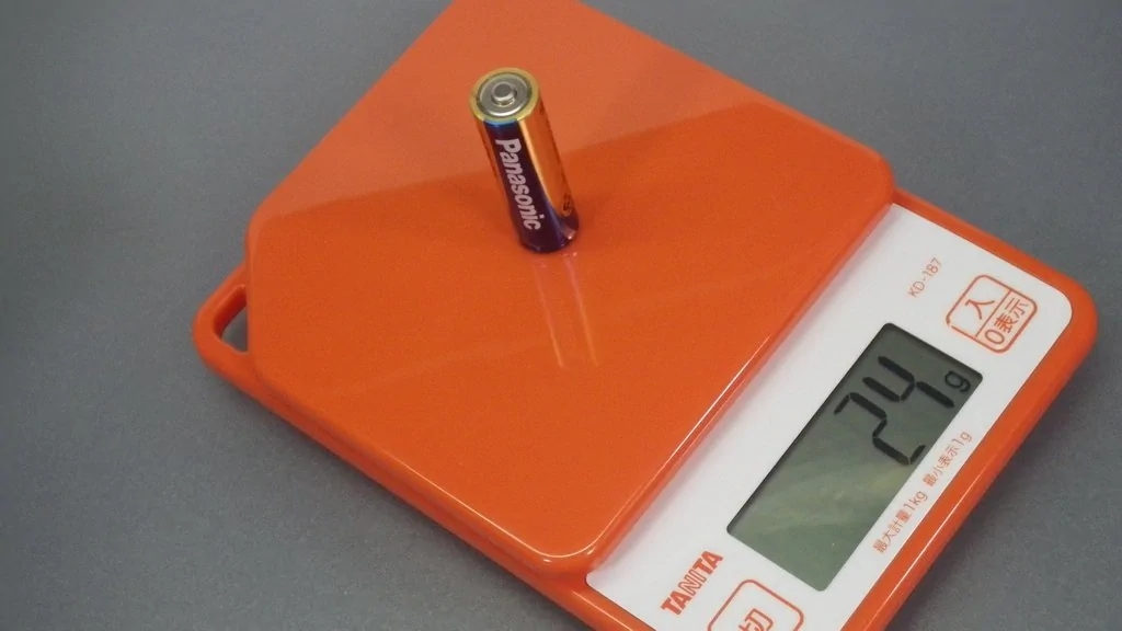 OLIGHT S1A BATON / 1.5v AA Alkaline battery