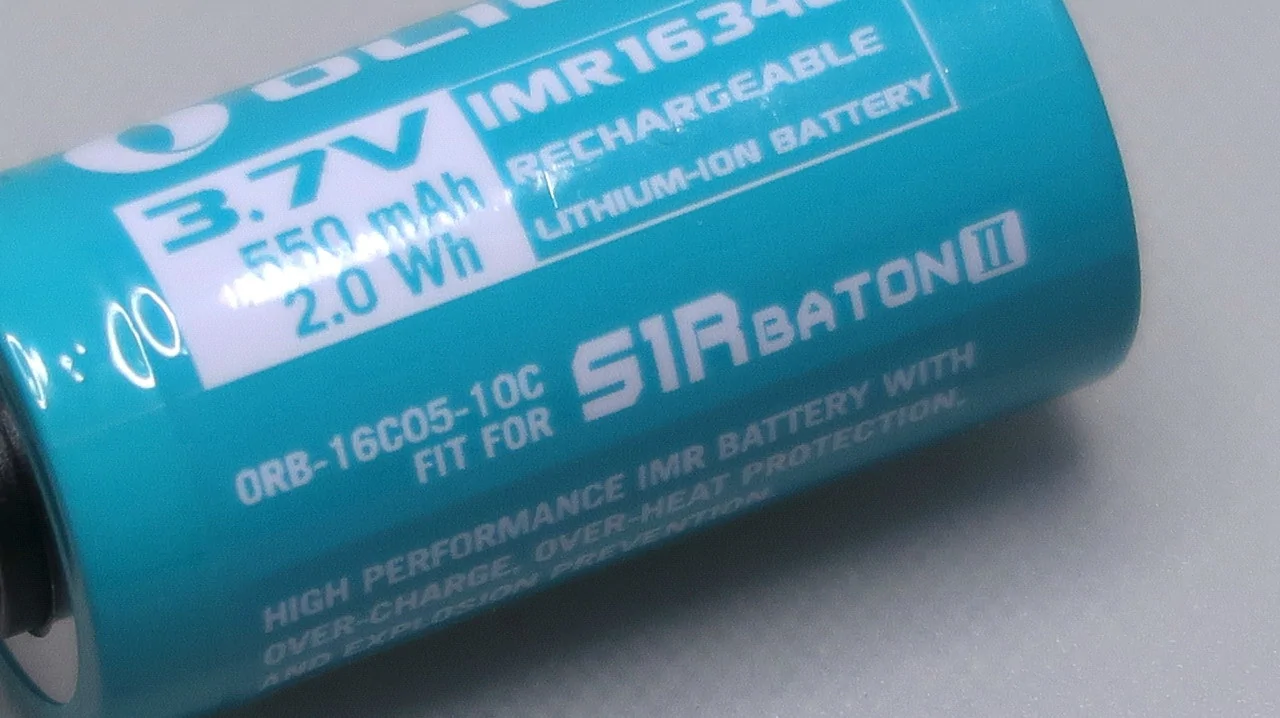OLIGHT SIR BATON II (ORANGE) / 16340 battery