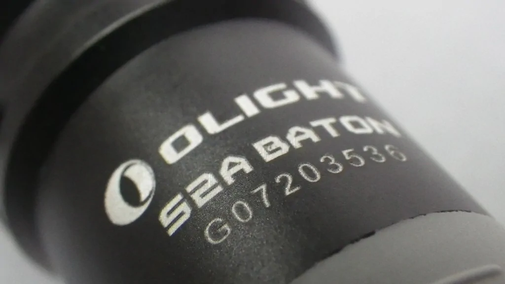 OLIGHT S2A BATON / CREE XM-L2 (CW) : flashlight review