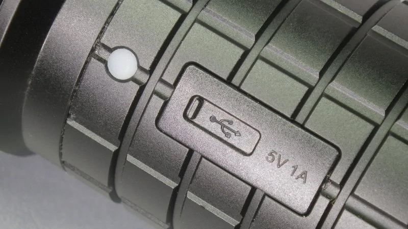 OLIGHT SR52-UT INTIMIDATOR / micro-USB port
