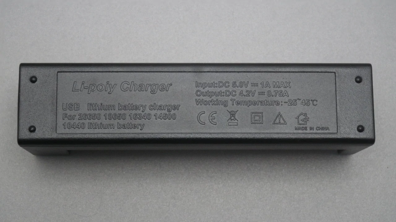 Sofirn C8F / 21700 battery Charger