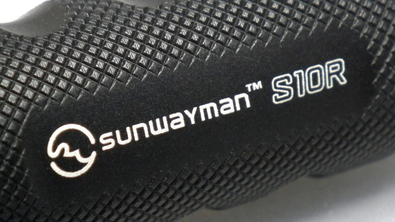 SUNWAYMAN S10R / CREE XM-L2 (CW) - Little White SHARK : review