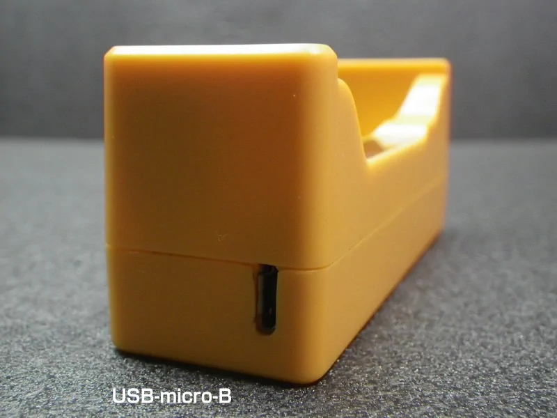 入力側：USB-micro-B