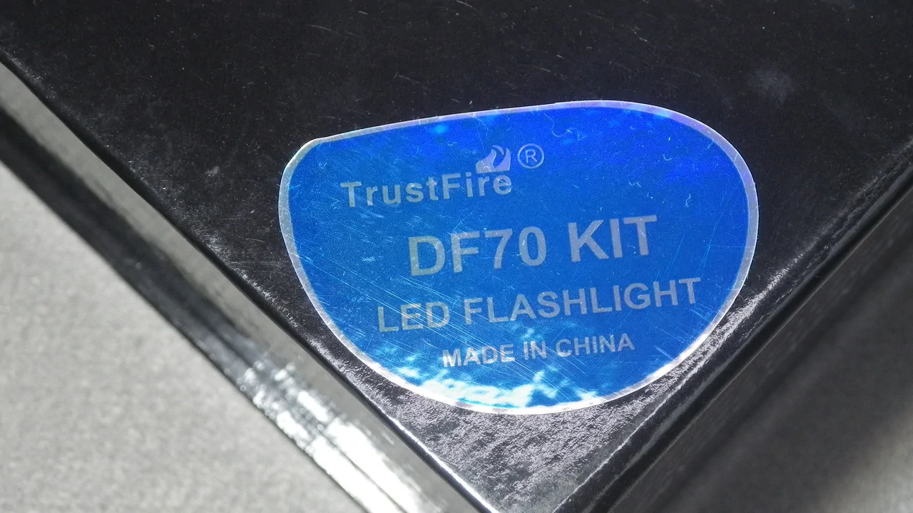 TrustFire DF70 / pack.