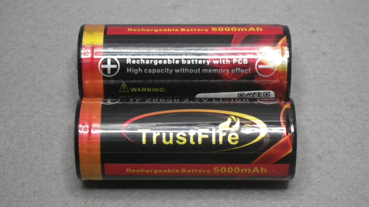 TrustFire DF70 / battery