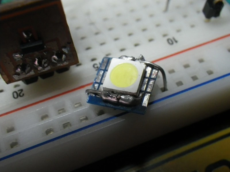 5050 表面実装型LED テスト点灯