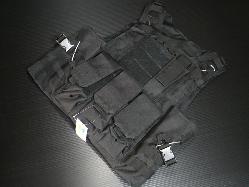 TOMOUNT Tacticl Vest レビュー