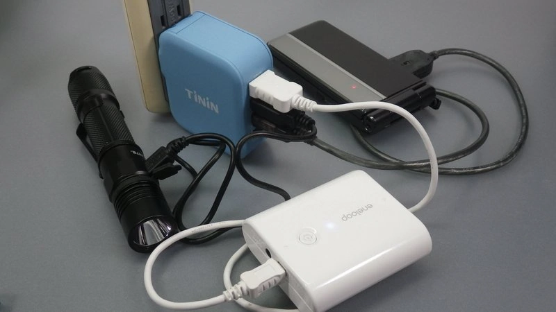TININ USB急速充電器